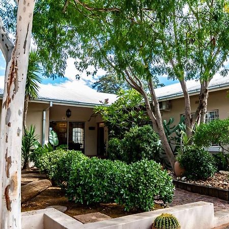 Londiningi Guesthouse Windhoek Exterior foto