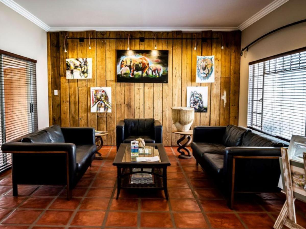 Londiningi Guesthouse Windhoek Exterior foto