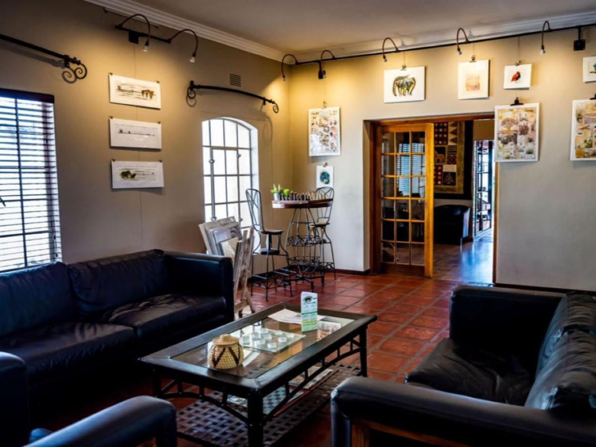 Londiningi Guesthouse Windhoek Exterior foto