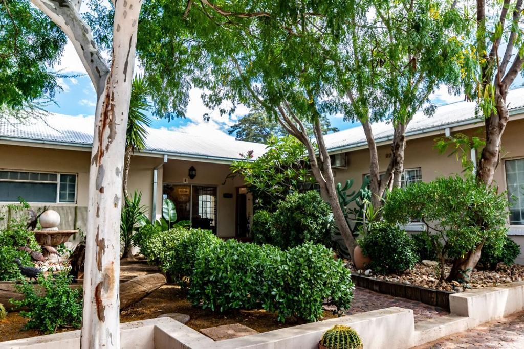 Londiningi Guesthouse Windhoek Exterior foto